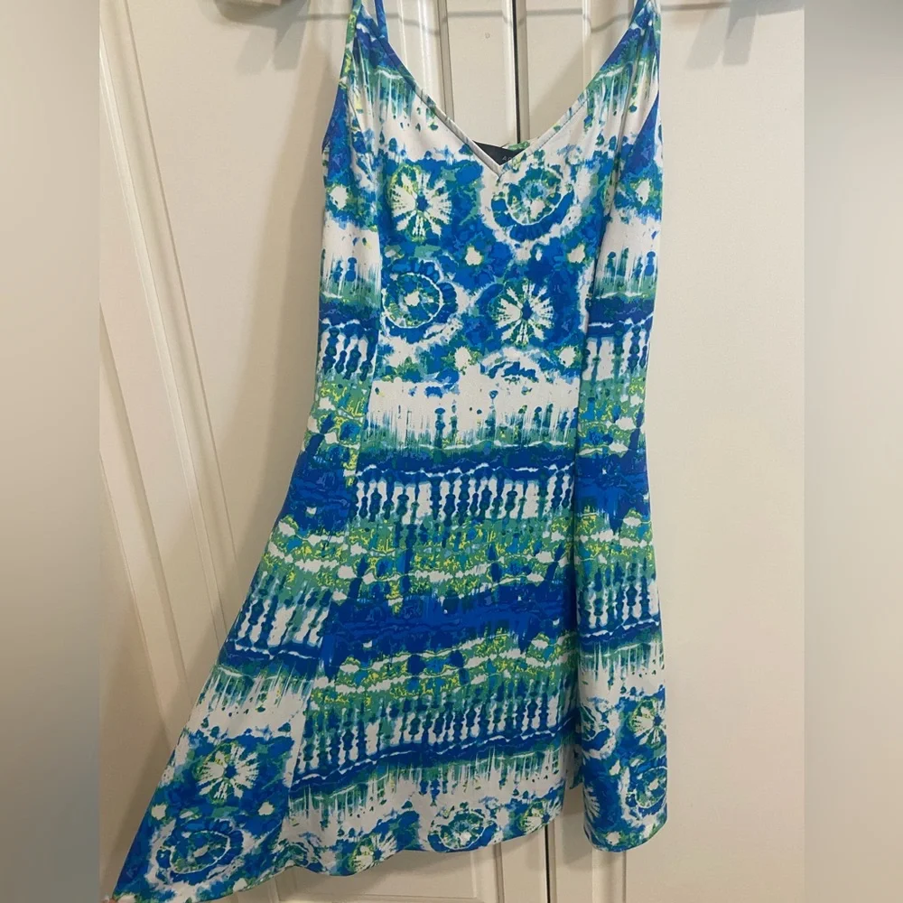 NWT aqua dress from Bloomingdale’s, size small, colors: blue, green, and white - Picture 2 of 8